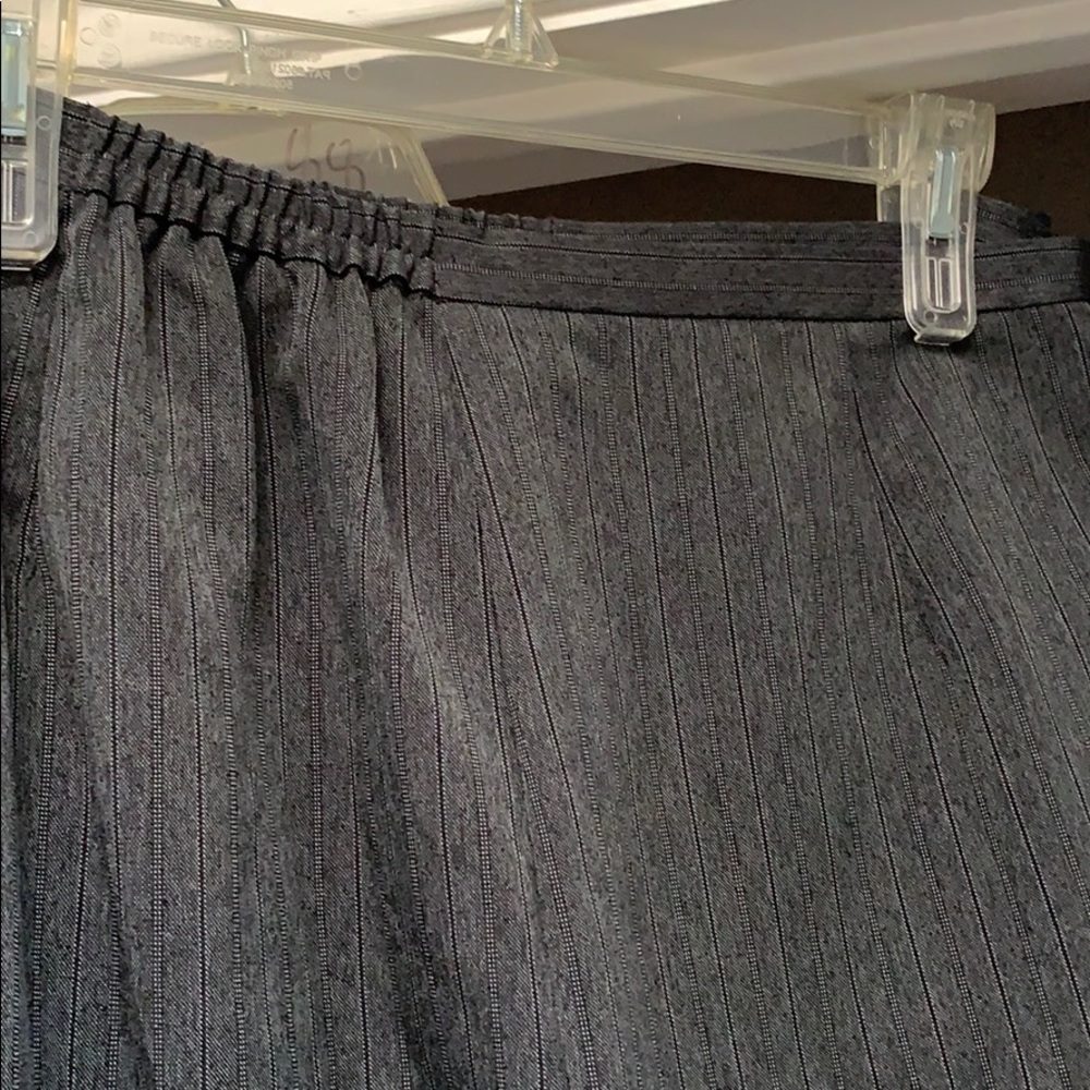 Gray pinstripes - Picture 3 of 4